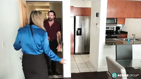 Mature housewife lets computer technician grope her...!!