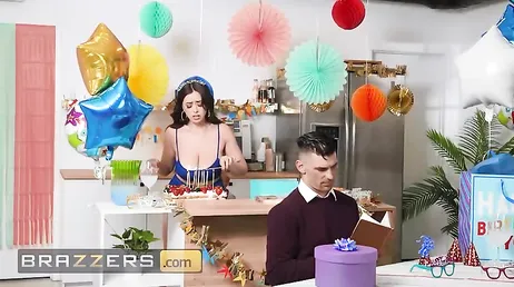El cumpleaños del cornudo de mi novio y su mejor amigo aqui: qué morbo