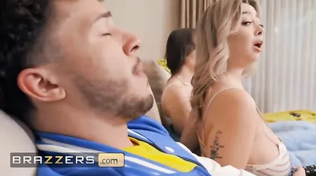 Comida familiar acaba con una orgia porno increible: menudo puterio hay !!