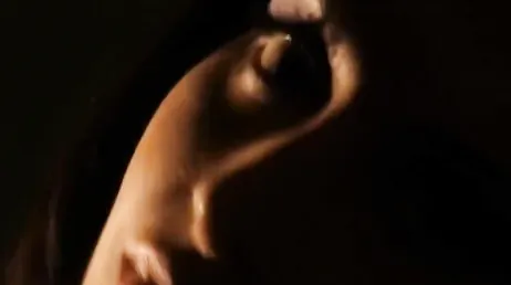 Una MILF indiana ci delizia con uno spogliarello davanti alle telecamere
