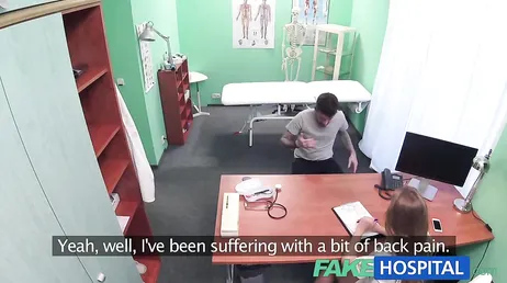 Sköterskan är en tik med patienten hon har