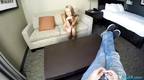 Im ersten Interview habe ich diese kontaktfreudige Babysitterin bereits gefickt
