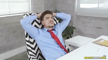 I mitt sällskap finns det en som jag sätter på alla fyra varje dag