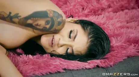 When your daughter comes out of the shower wet and you don't take long to fuck her