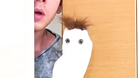 Ich schleiche mich in das Haus meiner Nachbarin, um ihre Dusche auszuspionieren