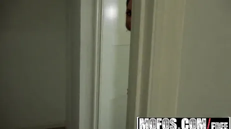 Nicole Aniston, en het mogen kvinna som jävlas med unga pojkar