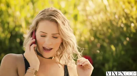 Mia Malkova e Natalia Starr si incontrano in una scopata spettacolare