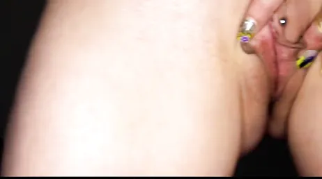 La MILF Kora Cummings avec sa chatte éclatée en POV HD