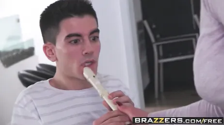 Jordi Polla coloca na bunda de sua professora Phoenix Marie