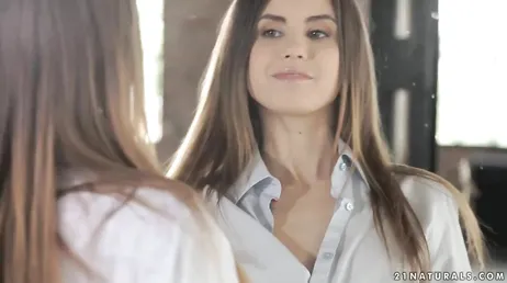 Ella Rose sabe como agradar um cara com o pau na boca