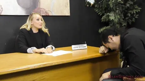 AJ Applegate vill att en undergiven kinesisk kille ska rensa hennes rumpa